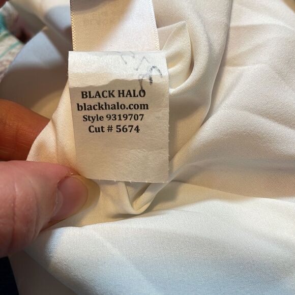 Black Halo Lola Cold Shoulder Abstract Sheath Dress - Picture 9 of 9